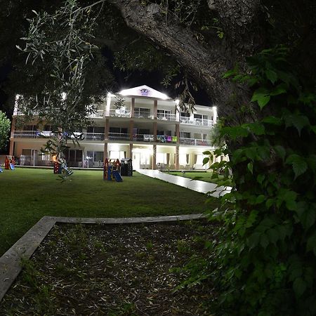 Crown Hotel Nea Skioni Exterior foto